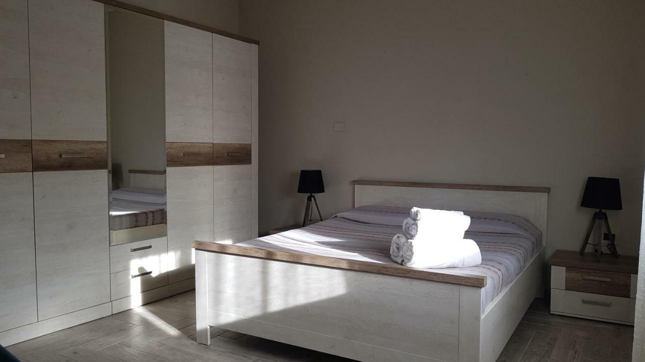 Piero'S Apartment 카르보니아 외부 사진